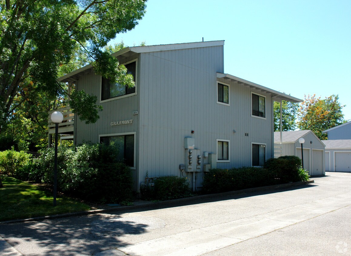 Foto principal - 2419 Mcbride Ln