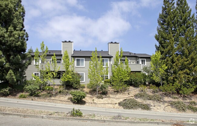Shadow Woods Apartments Oakland, CA