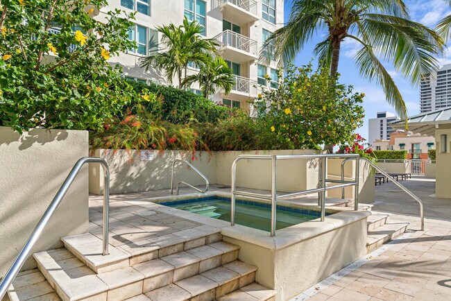 Foto del edificio - 480 Hibiscus St