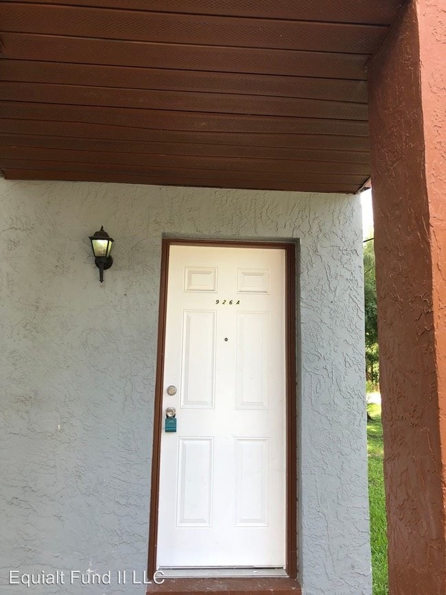 Building Photo - 926 Maydell Dr