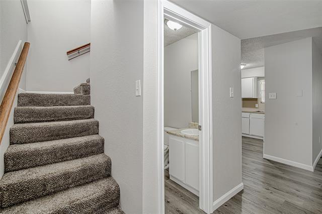 Foto del edificio - 844 NW Summercrest Blvd