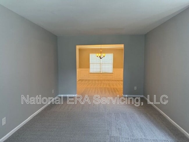 Building Photo - 1111 Oak Hollow Ct