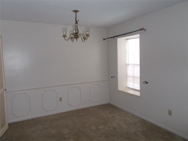 Foto del edificio - 355 N Post Oak Ln