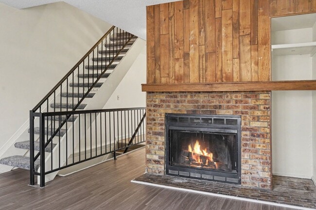 Building Photo - 2 Bedroom, 1.5 Bathroom Townhome with In-Unit Laundry & Private Patio