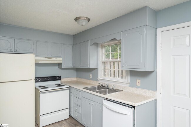 Building Photo - 1A1A-651B White Horse Rd