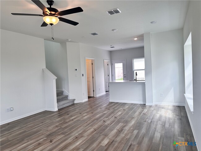 Foto del edificio - 124 Rollingwood Dr