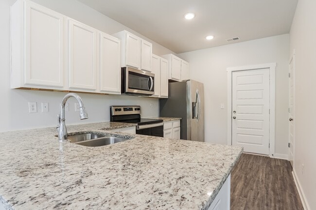 Building Photo - 5520 Cathwick Dr