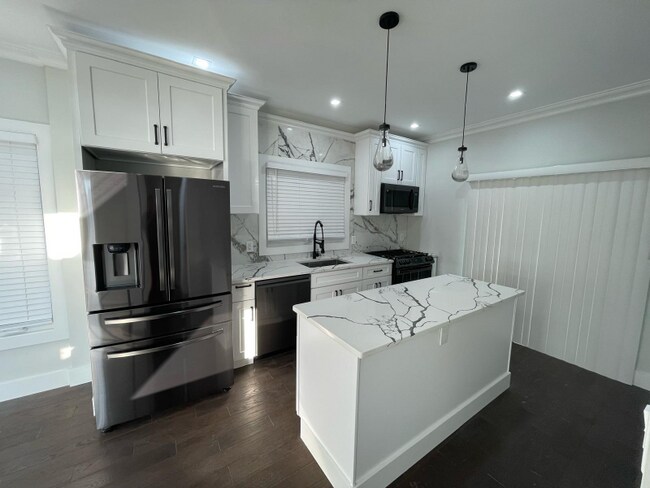 Building Photo - 93 Skidmore Ln