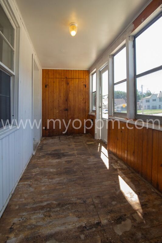 Building Photo - 402 1/2 William Street