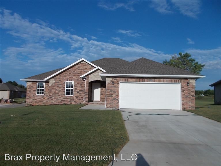 Primary Photo - 1660 N Mallard Dr