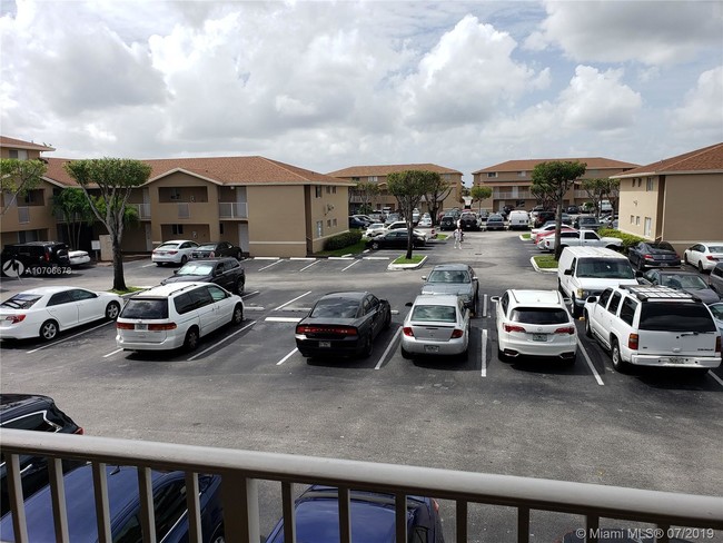 Foto del edificio - 7865 W 30th Ct