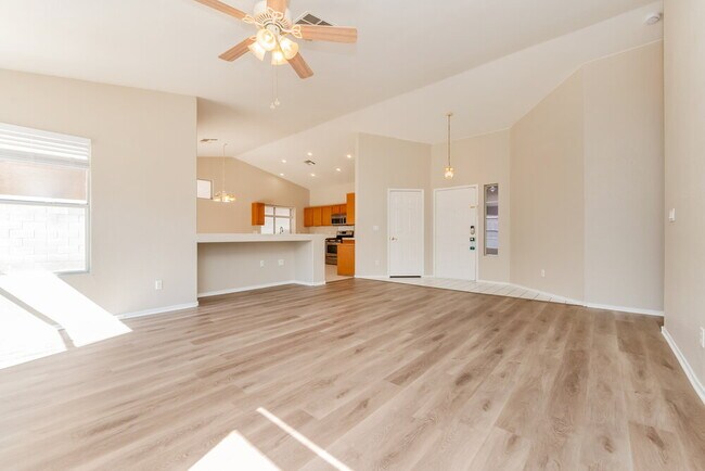 Foto del edificio - 607 Park Landing Ct