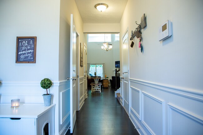 Foto del edificio - 6037 Townes Way