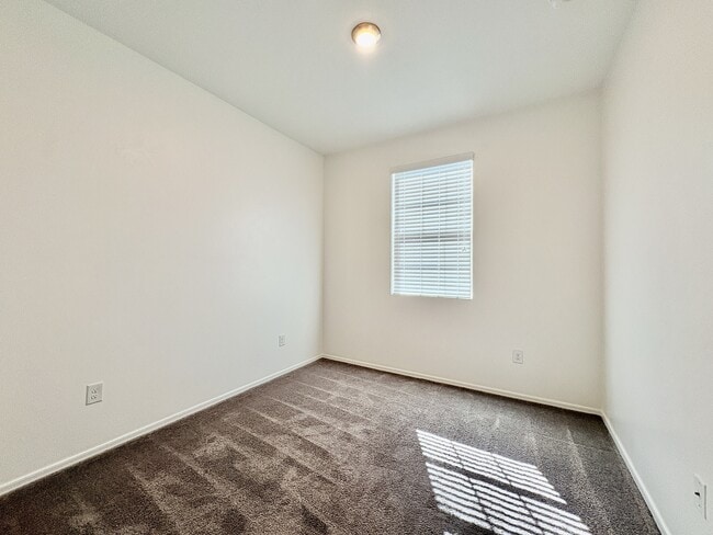 Building Photo - 7214 S Via Tierra Mesa