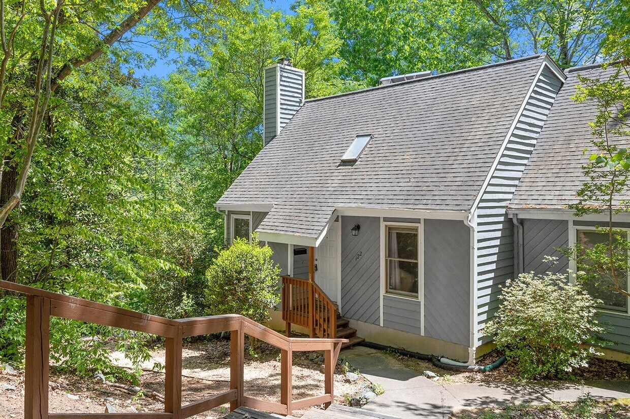 122 S Peak Dr Unit A, Carrboro, NC 27510 Condo for Rent in Carrboro