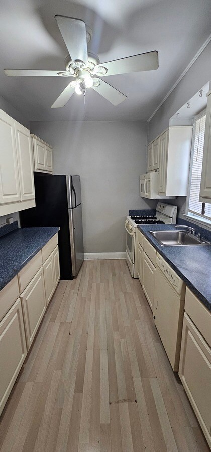 Foto del edificio - 2907 Elgin Ave