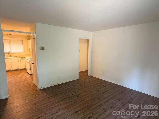Foto del edificio - 544 Blendwood Dr