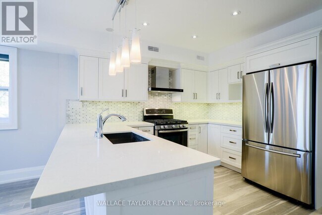 Building Photo - 148 Carlaw Ave