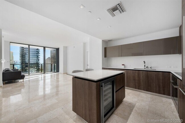 Foto del edificio - 88 SW 7th St