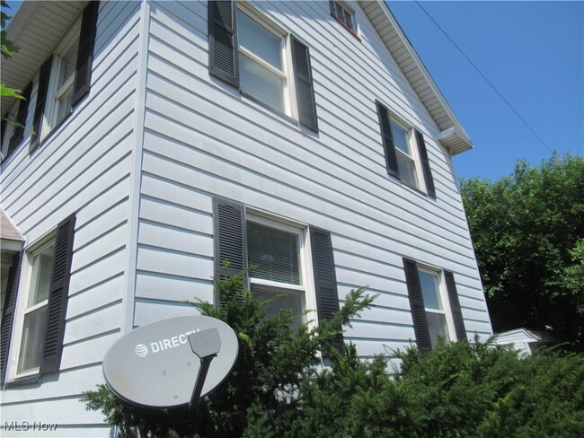 Building Photo - 3443 W 120th St