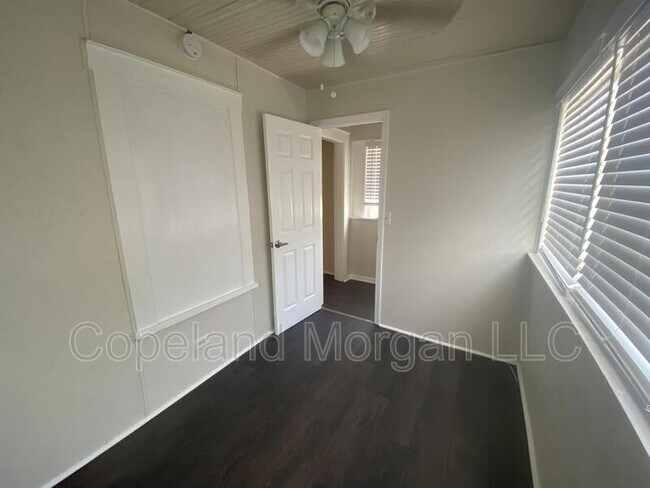 Building Photo - 1857 29th Ave N