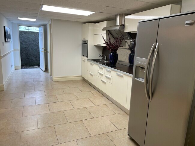 Building Photo - 1 Tredwell Ct