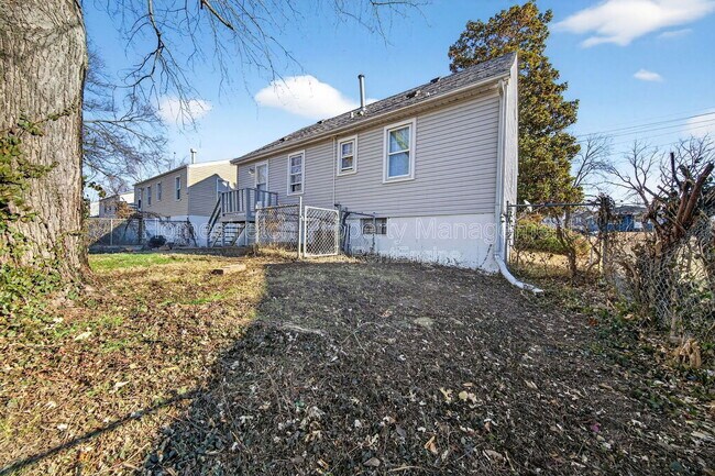 Foto del edificio - 6029 Evergreen Blvd