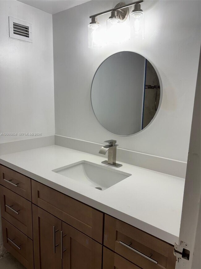 Foto del edificio - 701 Three Islands Boulevard