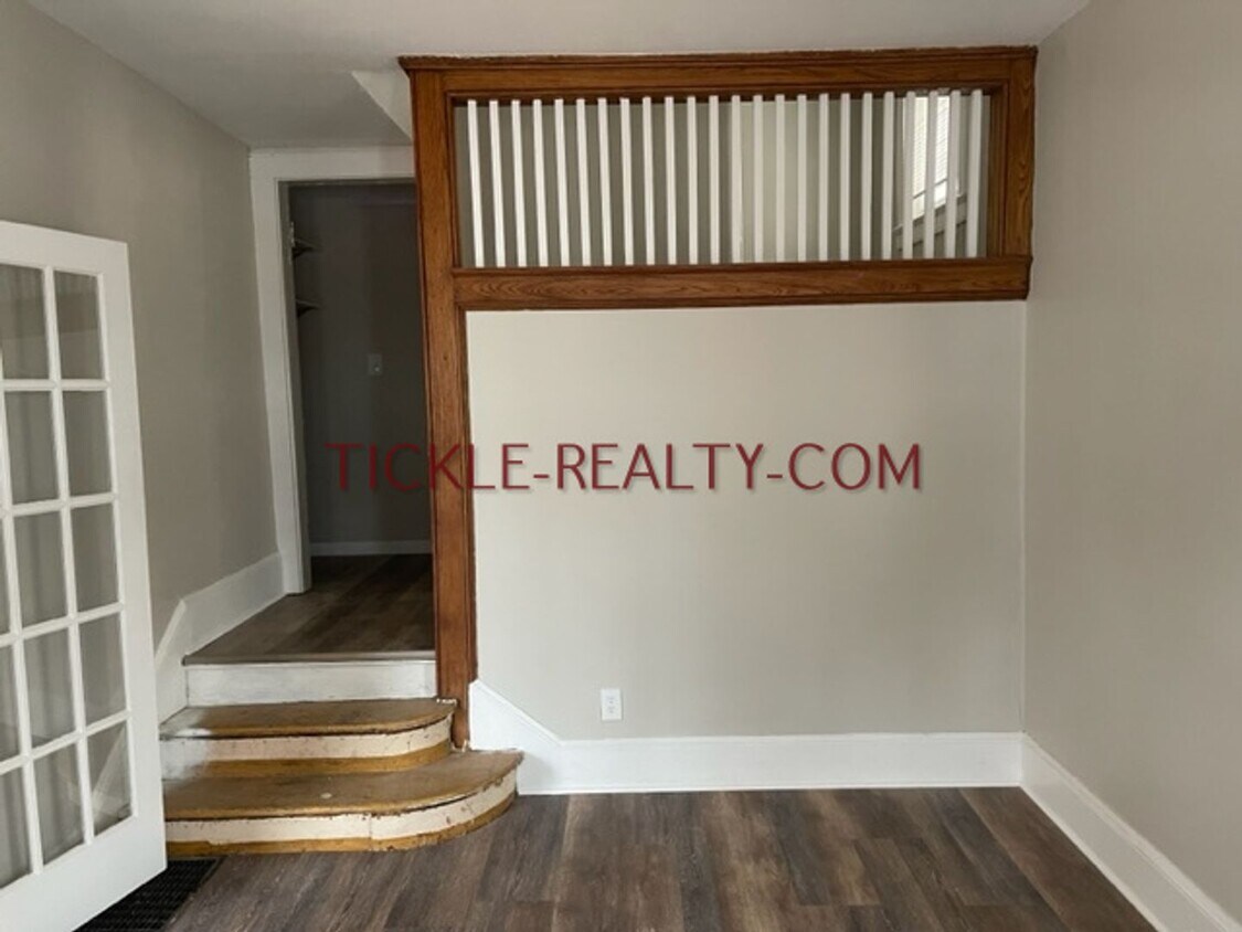 Primary Photo - 4 Bedroom House - 2 Full Baths - 1st Floor...