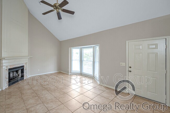 Building Photo - 2172 Cheshire Dr