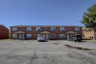 Building Photo - 812 Golf View Pl