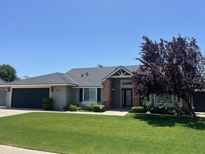 Building Photo - 14301 Yucatan Ave