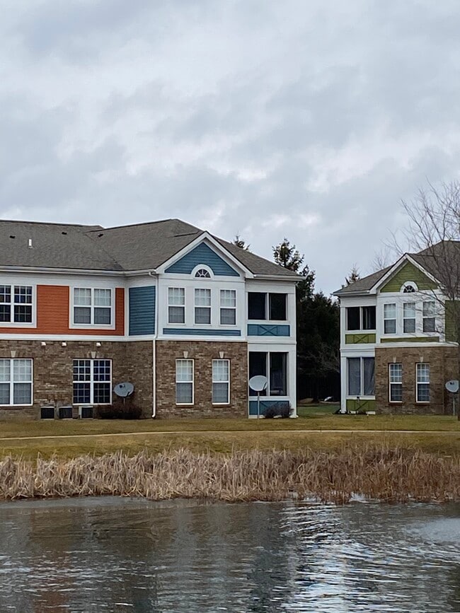 Top unit in blue - 10337 Springpointe Cir
