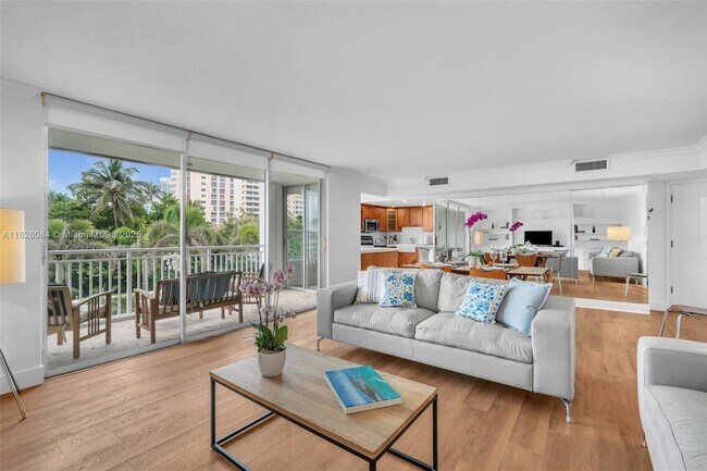 Foto del edificio - 611 Ocean Dr