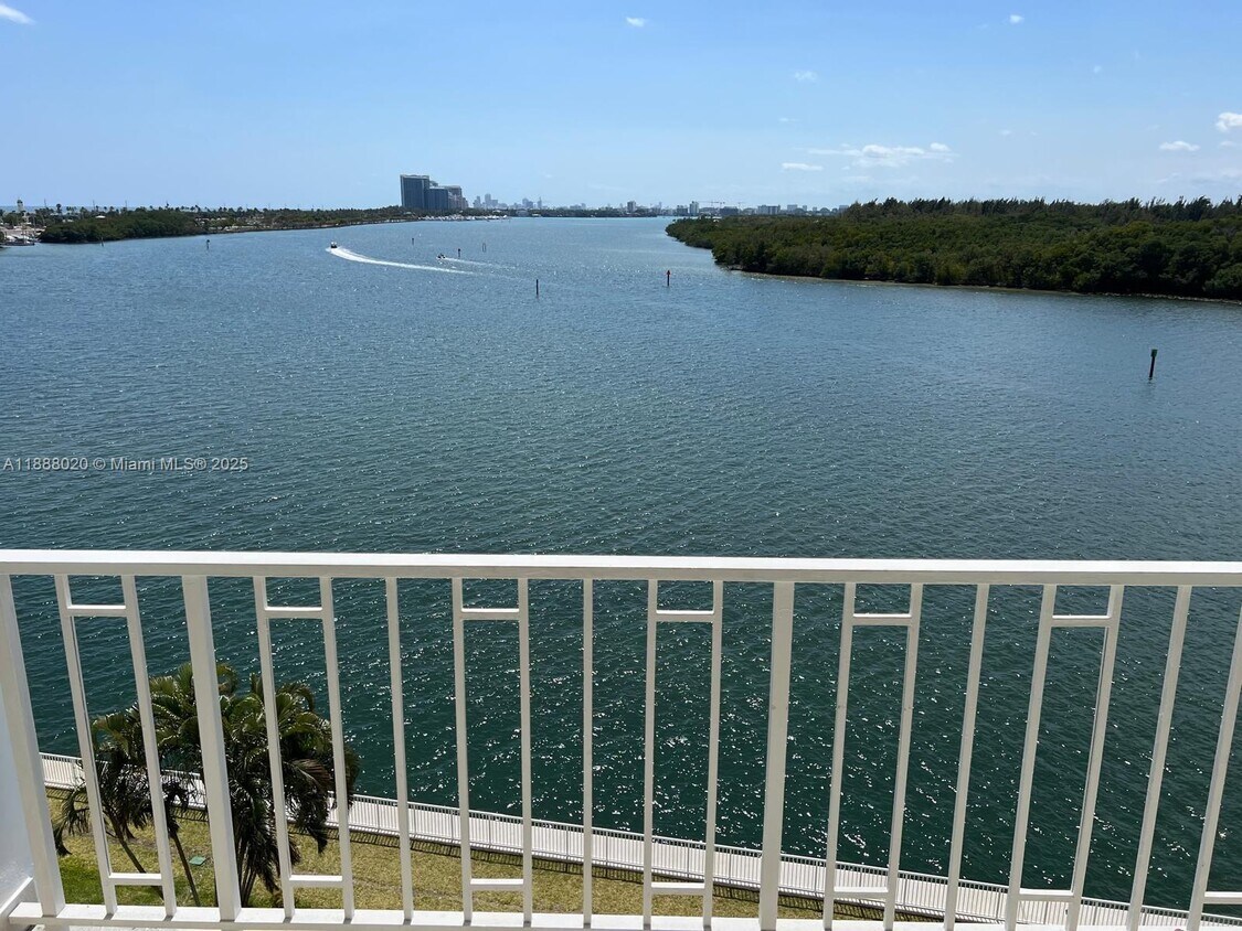 Foto principal - 500 Bayview Dr