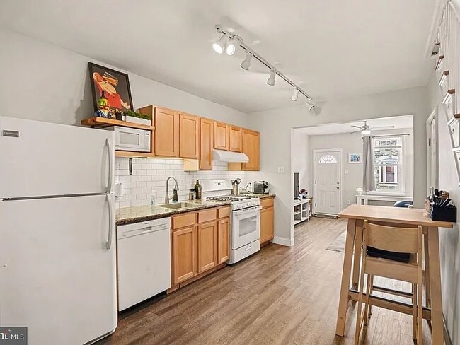 Foto del edificio - 115 Hermit St