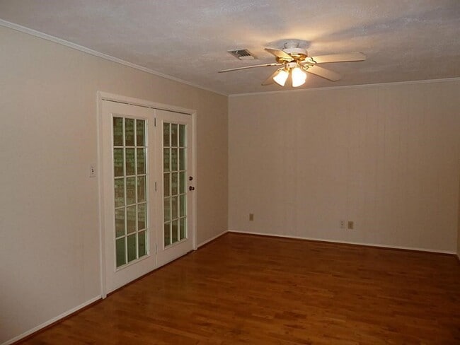 Foto del edificio - 9122 Western Dr