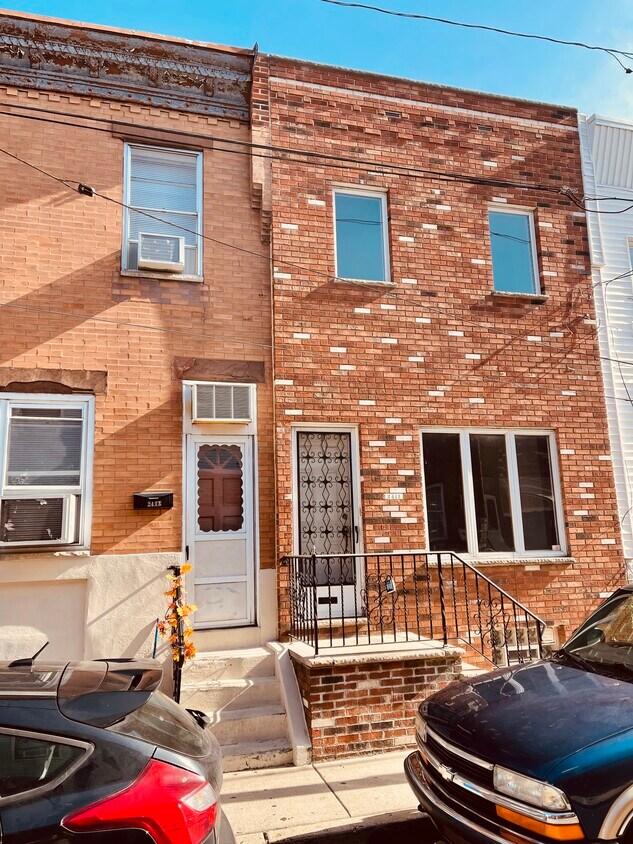 Primary Photo - 2415 S Hicks St
