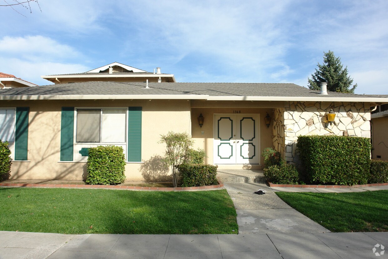 Building Photo - 1368 ESSEX Way