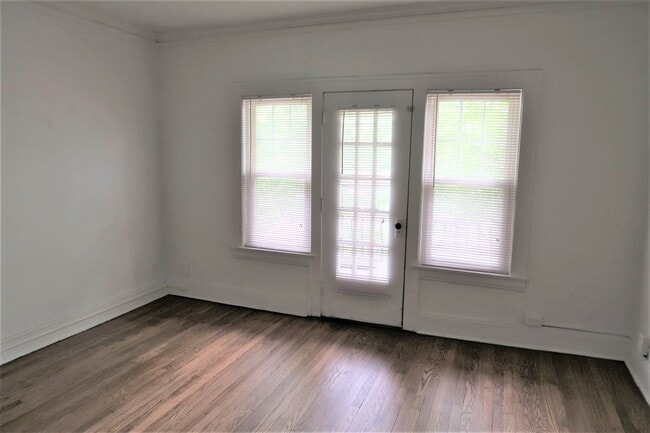 Building Photo - Gerald Manor