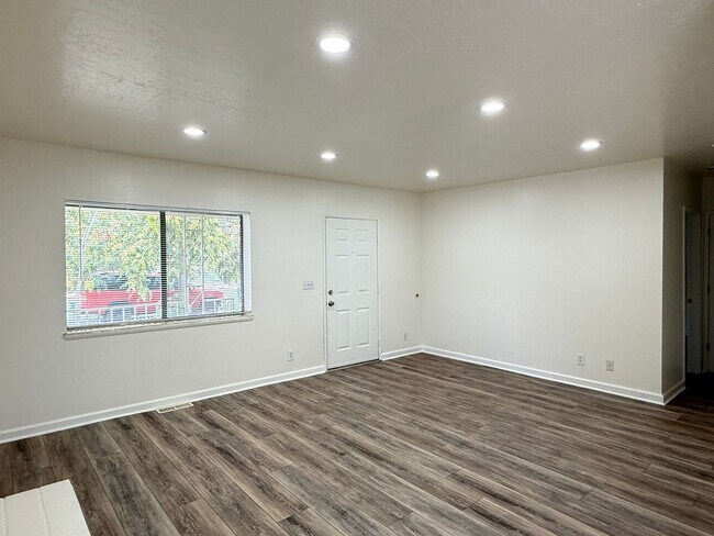 Foto del edificio - Ready for new occupants!  2 Bedroom 1 Bath...
