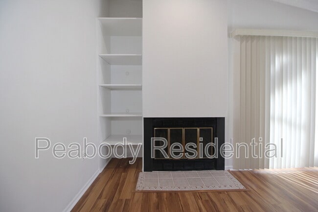 Building Photo - 1956 Villaridge Dr