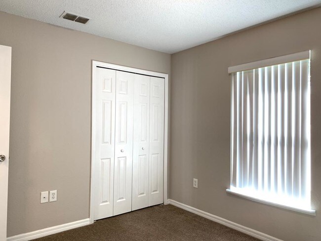 Building Photo - 821 Sunset Cove Dr.