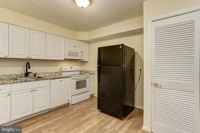 Foto del edificio - 5466 Ring Dove Ln