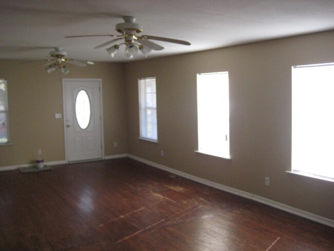 Building Photo - 3307 Clopton St SW