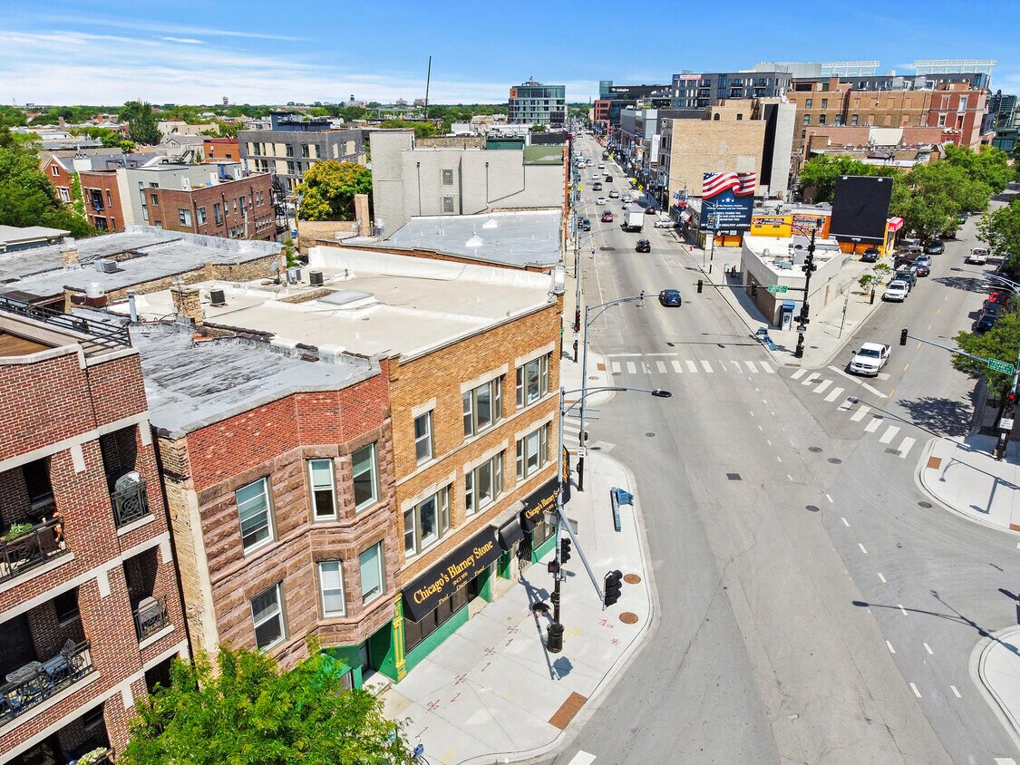 Primary Photo - 3420 N Sheffield Ave