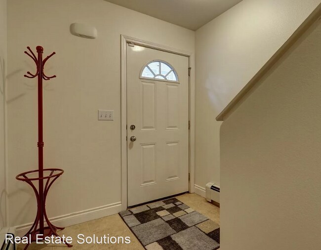 Building Photo - 2 br, 2 bath House - 300 E Dowling Rd. #3