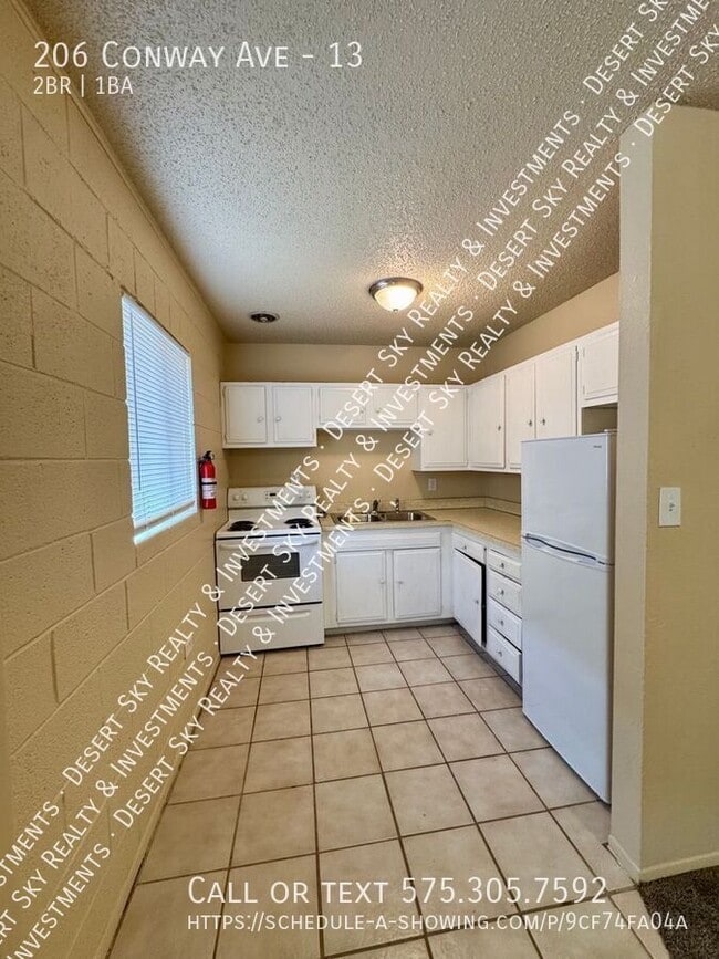 Building Photo - 206 W Conway Ave