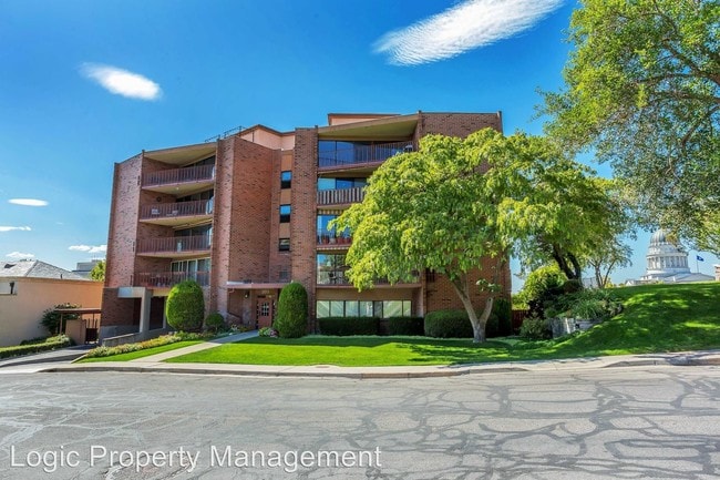 Building Photo - 2 br, 2 bath House - 303 N. A Street #301