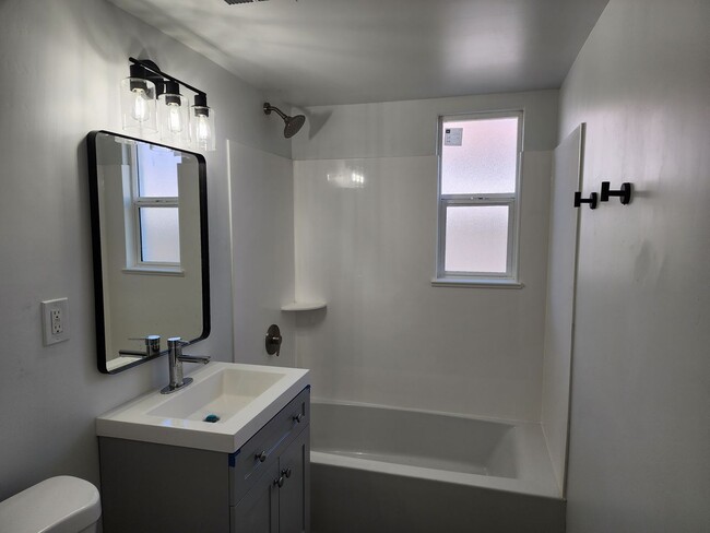 Building Photo - #1037-Osborn LLC